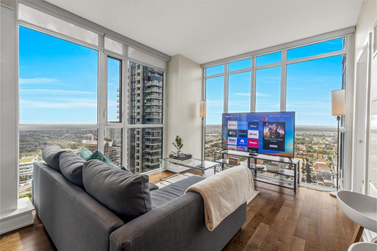 Ultra Luxurious 2.5 Bedroom 2 Full Bathroom 1 Parking Condo Near Sq1 Striking Views Mississauga Exterior photo