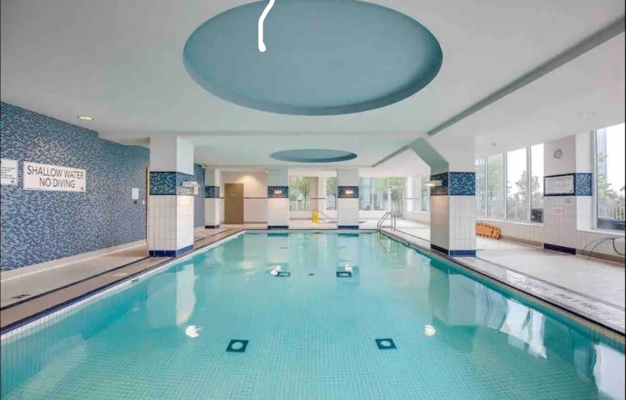 Ultra Luxurious 2.5 Bedroom 2 Full Bathroom 1 Parking Condo Near Sq1 Striking Views Mississauga Exterior photo