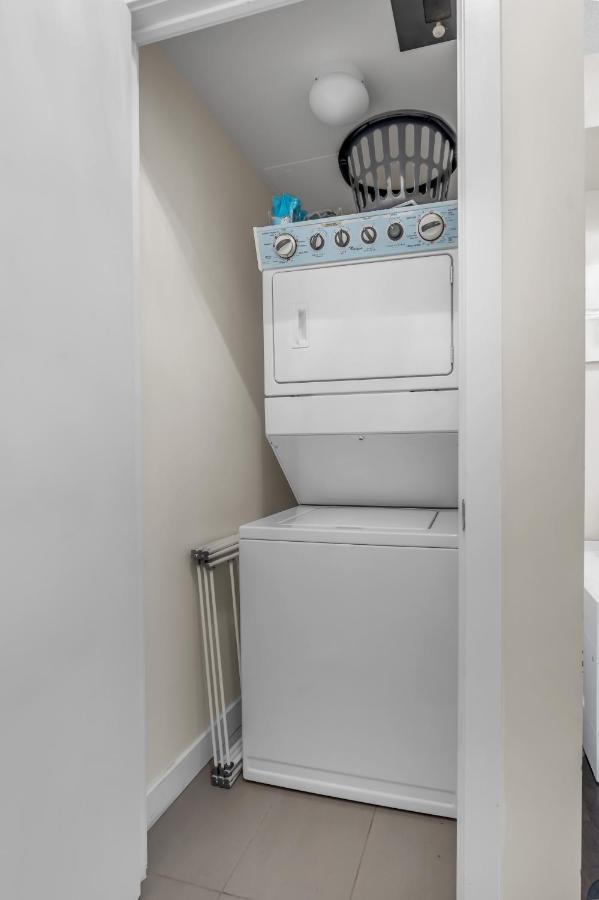 Ultra Luxurious 2.5 Bedroom 2 Full Bathroom 1 Parking Condo Near Sq1 Striking Views Mississauga Exterior photo