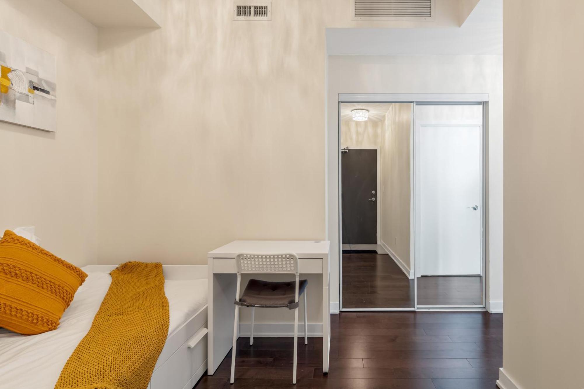 Ultra Luxurious 2.5 Bedroom 2 Full Bathroom 1 Parking Condo Near Sq1 Striking Views Mississauga Exterior photo